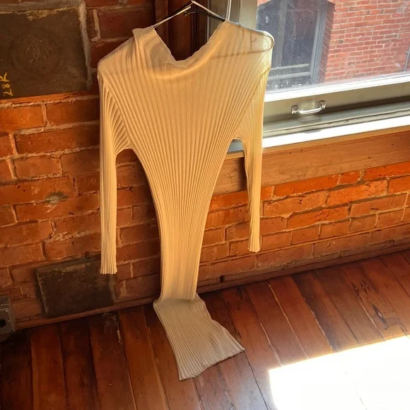 Zara dress - Picture 2 of 5